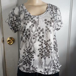 100%Linen Animal Print Scoop Neck Tee Size: S NWT